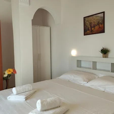 Arto Apartment Pefkari